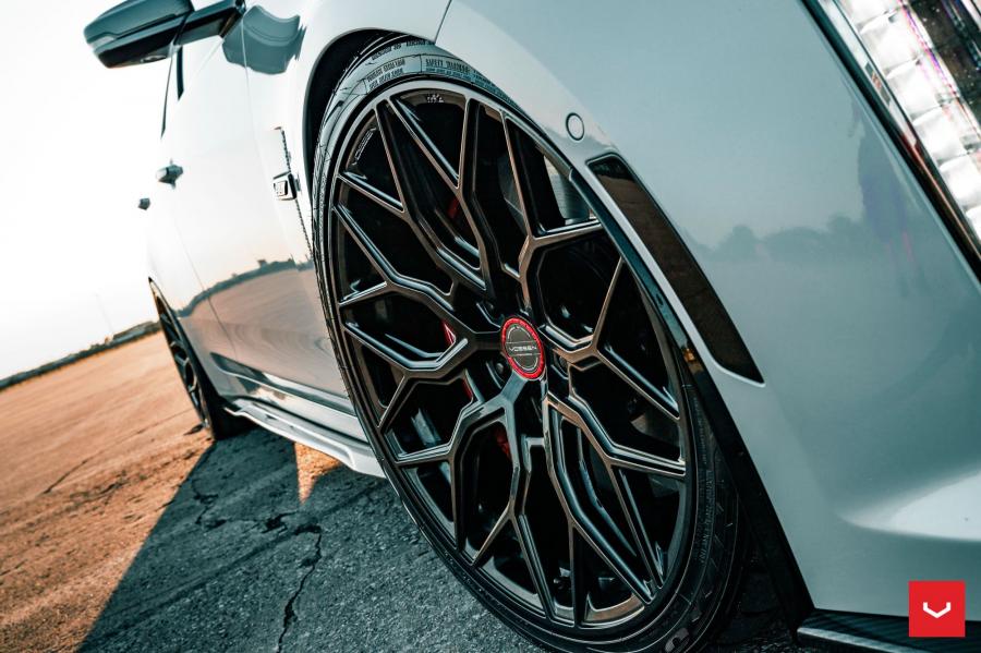 Колеса Cadillac CTS-V on Vossen Wheels (HF-2) 2019 года  (фото 15 из 32)